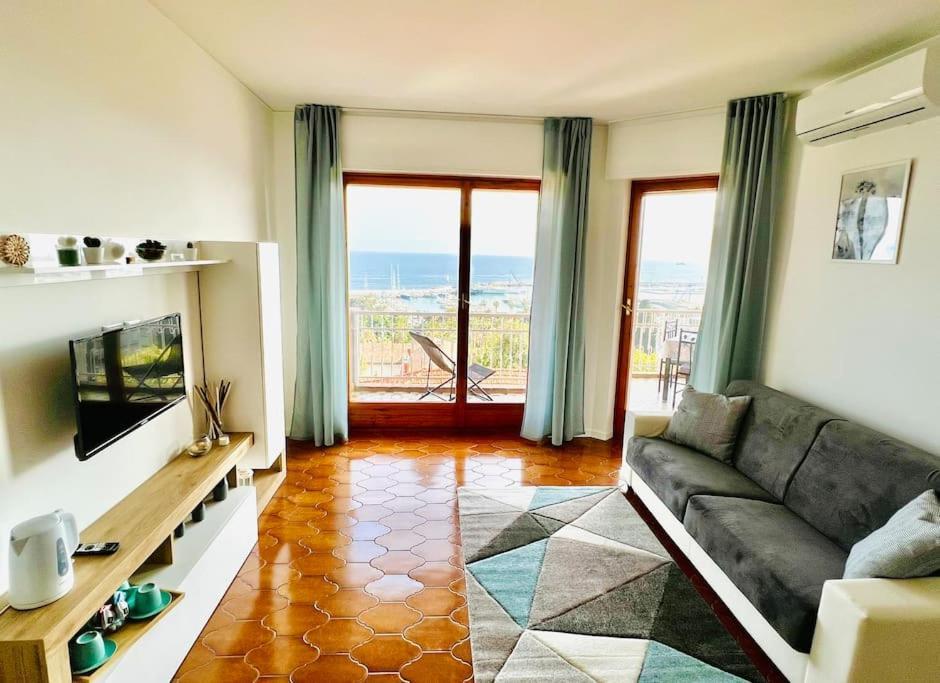 Special Home Vista Mare E Parcheggio Privato Sanremo Exterior photo