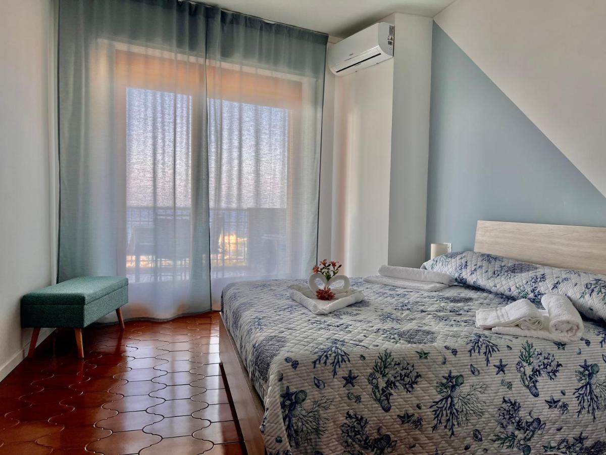 Special Home Vista Mare E Parcheggio Privato Sanremo Exterior photo